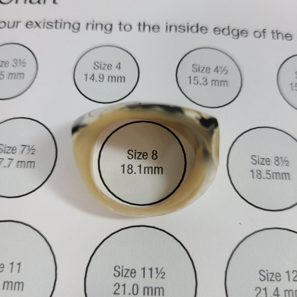 Vintage Black White Shell Cuff Bracelet and Ring Carved From Single Piece - Picture 9 of 12